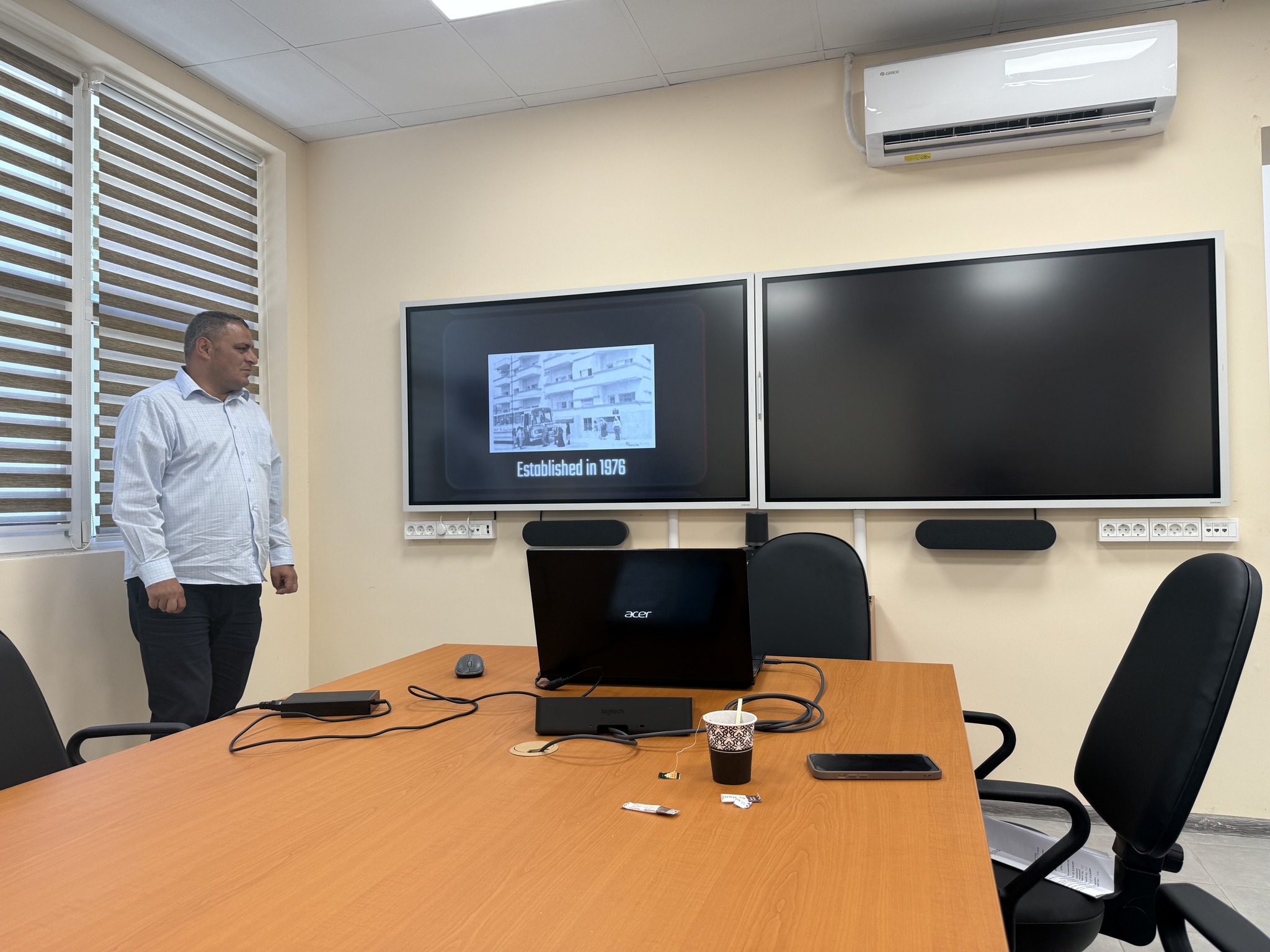 УНИВЕРСИТЕТ ЯРМУК снимка 5